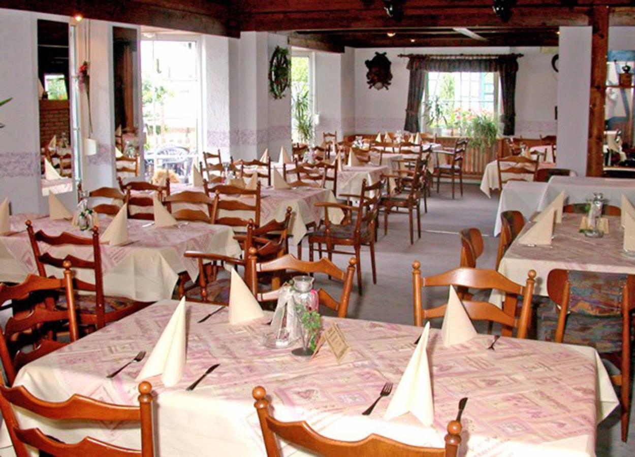 Hotel-Restaurant Zum Dorfkrug Winterberg Esterno foto