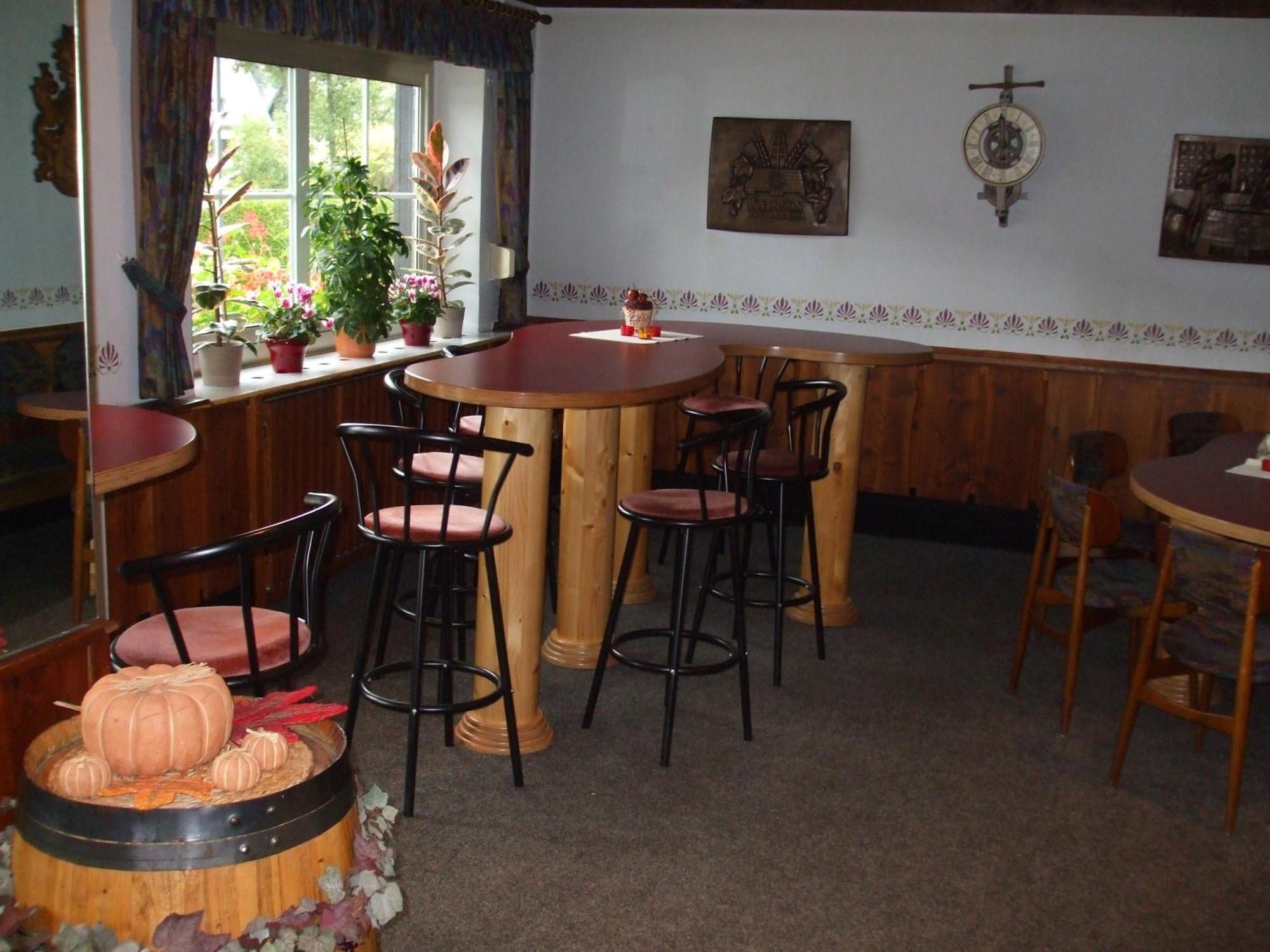 Hotel-Restaurant Zum Dorfkrug Winterberg Esterno foto